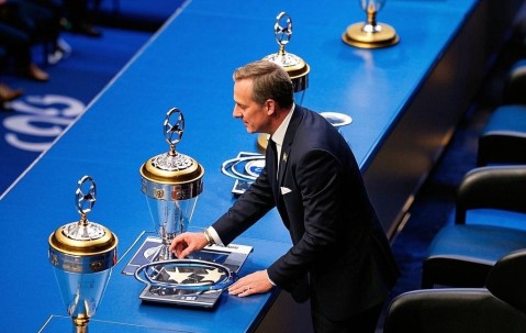 欧足联非正式接受巴萨请求，允许欧冠小组